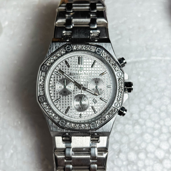 Audemars Piguet-Inspired Men’s Luxury Chronograph Watch – Diamond Bezel